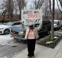 The New York State Nurses Association gave hospitals 10 days advance notice that its members planned to strike on Jan. 12 if there is no contract settlement before then.