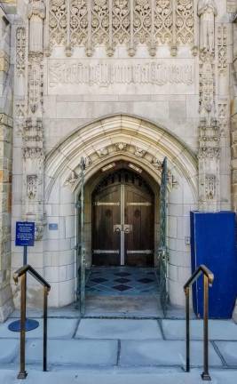 Entrance to Sterling Memorial Library at Yale University.