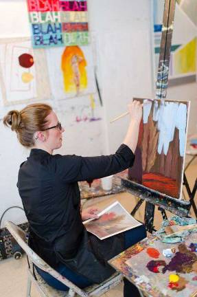 At The Art Studio NY, small classes focus on self-expression and artistic technique.