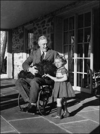 Franklin D. Roosevelt; his dog, Fala; and granddaughter, Ruthie Bie, in Hyde Park, N.Y., in 1941. Meredith Bergmann used the picture as a model for her FDR Hope Memorial sculpture for Southpoint Park on Roosevelt Island.