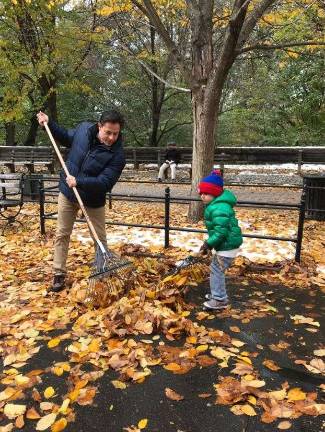‘leaf lift’ in riverside park