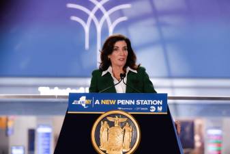 Governor Kathy Hochul of New York at Moynihan Train Hall on Thursday, Jun. 9, 2022 to announce the solicitation of proposals to renovate Penn Station. Photo: Marc A. Hermann / MTA