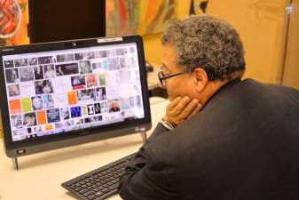 Working in the computer lab at the Carter Burden Roosevelt Island Senior Center. Photo: Beatrice Hunt