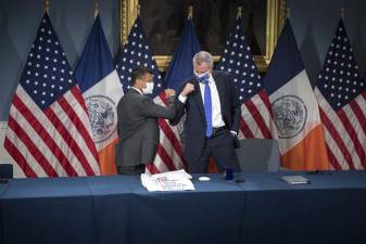 Mayor Bill de Blasio holds a media availability with Commissioner Dave Chokshi, Department of Health and Mental Hygiene, on September 29, 2021. Photo: Ed Reed/Mayoral Photography Office