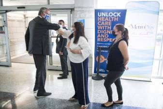 Mayor Bill de Blasio at the Coney Island Hospital Tower Building, renamed in honor of Justice Ruth Bader Ginsburg, Thursday, August 5, 2021. Photo: Ed Reed/Mayoral Photography Office.