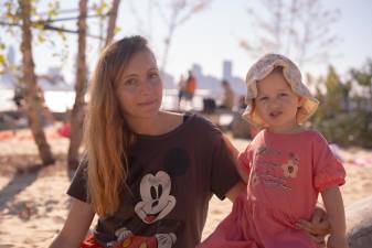 As soon as school ended for little Olivia Barletta(right) on Oct. 4, Giovanna Barletta (left), her mom, decided to turn the sunny day into a mother-daughter’ outing by visiting Manhattan’s only beach. ( Priyanka Rajput)