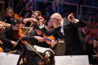 Carleton Schaefer conducting the Second Ending Ensemble
