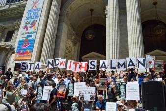 New Yorkers gathered at the steps of the New York Public Library one week after writer Salman Rushdie was stabbed upstate. Photo: Abigail Gruskin