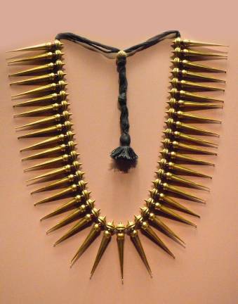 Jasmine Bud Necklace, 19th century, India (Tamil Nadu and Kerala), gold with rubies strung on black thread. Photo: Adel Gorgy