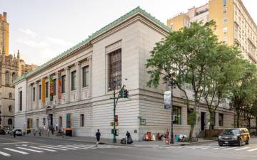 The New York Historical Society at the corner of 77th Street and Central Park West