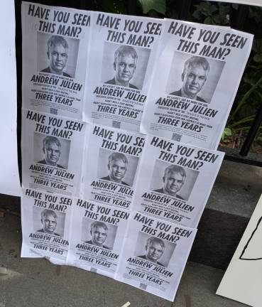 “Have you seen this man?” Flyers lambasted <i>Daily News</i> executive editor Andew Julien.