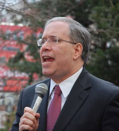 City Comptroller Scott Stringer, then the Manhattan borough president, speaking in 2011. Photo: Thomas Good / NLN, via Wikimedia