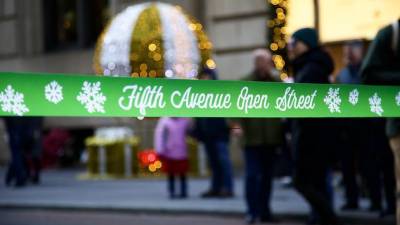The Fifth Avenue holiday Open Street initiative, which launched last year in a ribbon cutting ceremony on Dec. 4, will be back again for this holiday season. (Photo by Violet Mendelsund/Mayoral Photo Office)