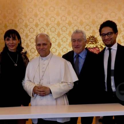 Left to right: Drena De Niro, Pope Leo XIV, Robert De Niro, Julian De Niro.