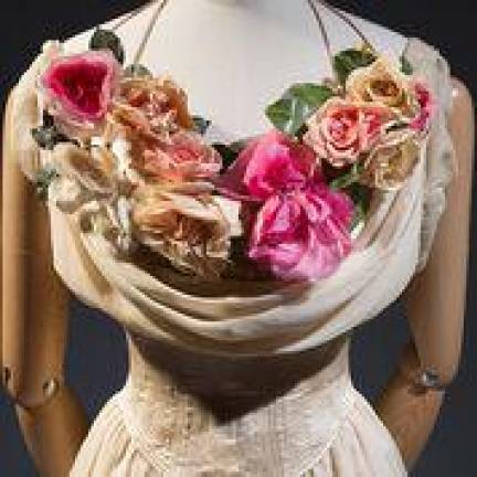 Charles James, La Sylphide silk organza and satin debutante dress, 1937. The Museum at FIT, Gift of Mrs. John Hammond. ©The Museum at FIT