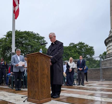 Memorial Day wreath laying cermemony at Soldiers &amp; Sailors Monument, Fr. Gerald Murray speaking.