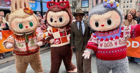 Thanksgiving Day Parade a Feast of Balloons, Floats & Labubus!