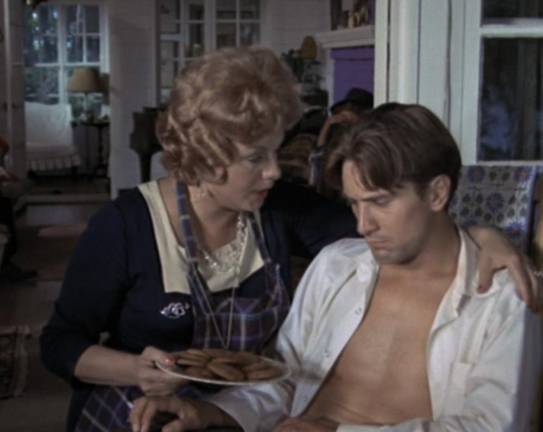 A Consoling Mother: Shelley Winters comforts her sullen son Robert De Niro with cookies in <i>Bloody Mama </i>(1970).
