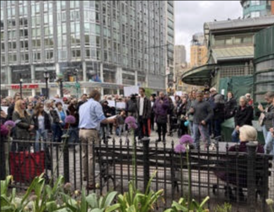 Speakers criticize at plan to turn 72nd St. , a major cross town street, into one with only one lane of traffic each way and a river-to-river bike lane through Central Park.