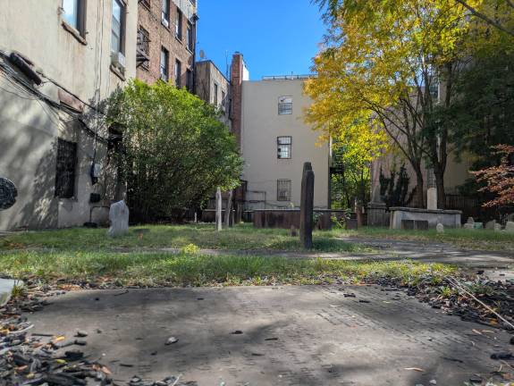Burial ground at Shearith Israel Cemtery #1, aka Chatham Square Cemetery, October 2025.