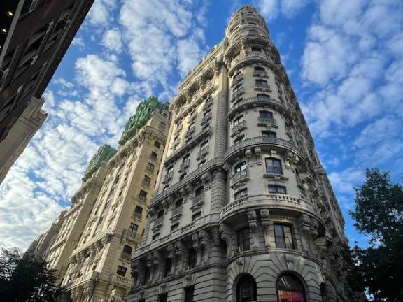 One stop on the tour is the landmark Ansonia, which has housed conductors, opera singers, and baseball players, as well as gamblers, prostitutes, and other “shady characters.”