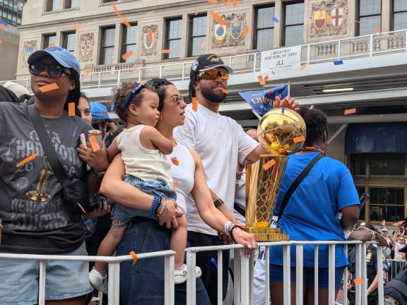 Jordyn Brunson, his mom Dr. Ali Marks and Jalen Brunson at the Knicks parade.