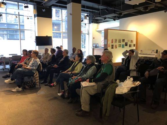 “Willing and ready learners”: social media event at the Senior Planet Exploration Center in Chelsea. Photo: Ashad Hajela