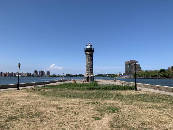 The lighthouse at the end of Roosevelt Island. Photo: Ralph Spielman