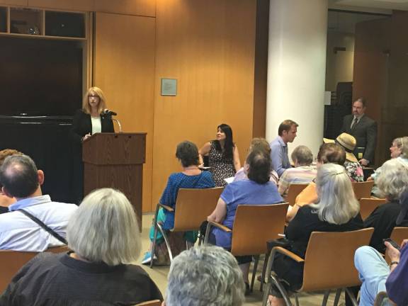 Assemblymember Linda Rosenthal hosted the first of several community meetings focused on 10-block areas. Photo by Madeleine Thompson