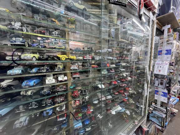 If die-cast vehicles interest you, this is the right place for your purchases.