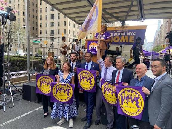 Union executives and city leaders come together on April 15 to support the 32BJ SEIU vote to authorize a strike if the bargaining committee and Realty Advisory Board do not come to an agreement.