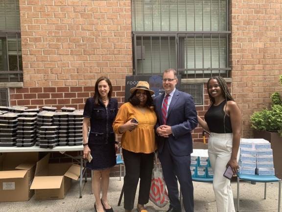 Manhattan Borough President Mark Levine distributing meals, COVID tests, masks and sanitizers in Morningside Heights, June 2, 2022. Photo: Mark D. Levine on Twitter