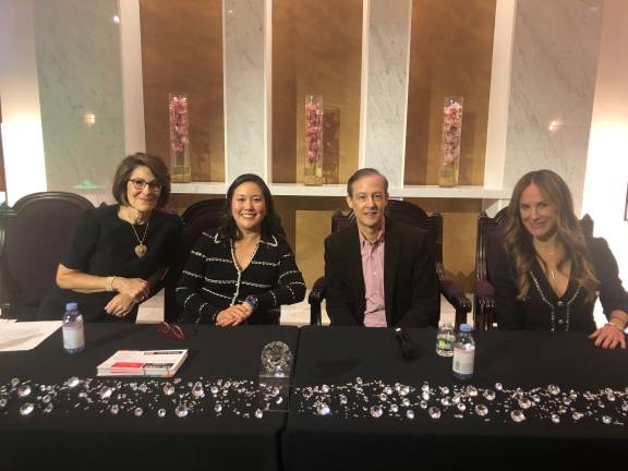“Jewelry – A Historic Look at Fashion and Memorialization” panelists: left to right, Esther Fortunoff-Greene, Dana Kiyomura, Ward Kelvin, Jennifer Graziano.