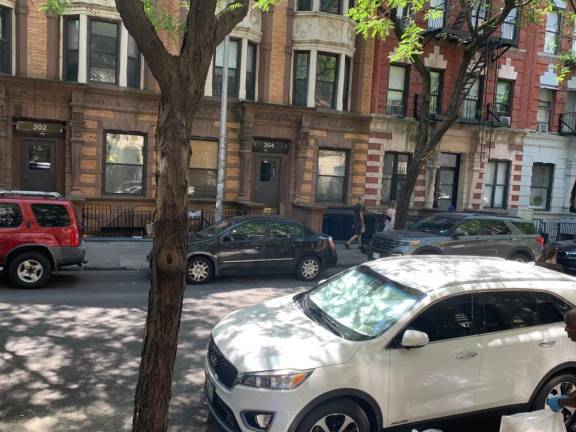 204 West 80th Street, the site of the reported car-mirror robbery. Photo: Naomi Yaeger