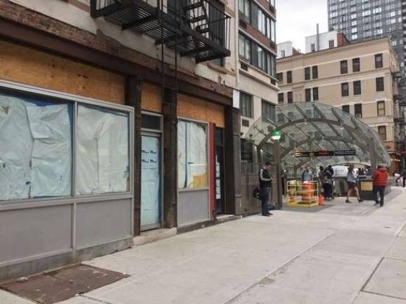 Advocates of a newly passed measure easing the tax burden on Manhattan retailers hope the policy will help reduce the number of vacant storefronts lining the city&#x2019;s streets. Photo: Michael Garofalo