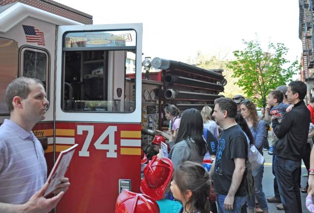 The line at Station 74, on W. 83rd Street between Columbus and Amsterdam. Photo by Veronica Bruno