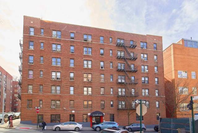 The building at 2 Elwood St. in the Fort George section of Washington Heights has a staggering 415 open HPD violations and the executive in charge Donald Hastings, who runs 36 buildings, has been dubbed the second worst landlord in the city, just behind his colleague, Margaret Brunn who was #1.
