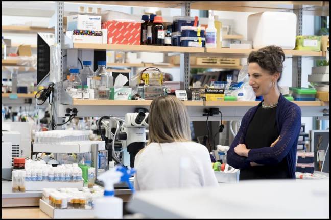 Serving as a mentor to young scientists is an important part of Ruta's job as head of her own lab.