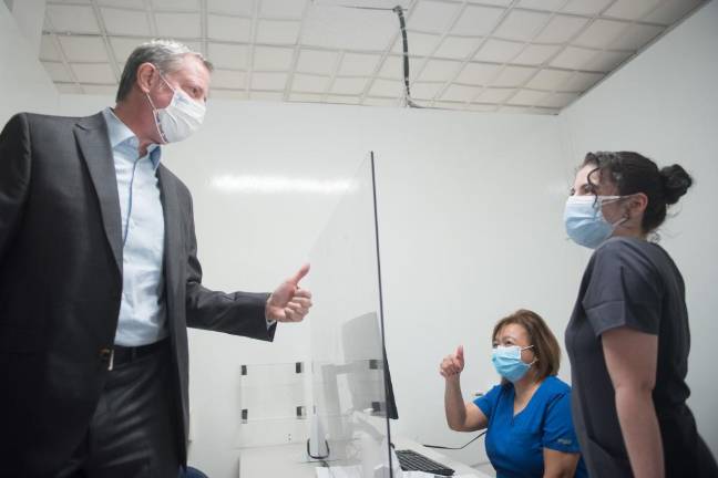 Mayor Bill de Blasio tours a mass vaccination site at NYC Health + Hospitals/ Bathgate in the Bronx on Sunday, January 10, 2021. Photo: Michael Appleton/Mayoral Photography Office