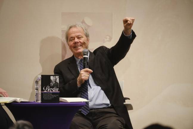 Michael Daly, author and a colleague of Jimmy Breslin at the <i>Daily News </i>celebrates the legendary columnist during a lecture with New York Times columnist Dan Barry, who complied the new anthology <i>Breslin: Essential Writing</i>. Photo: Matt Capowski