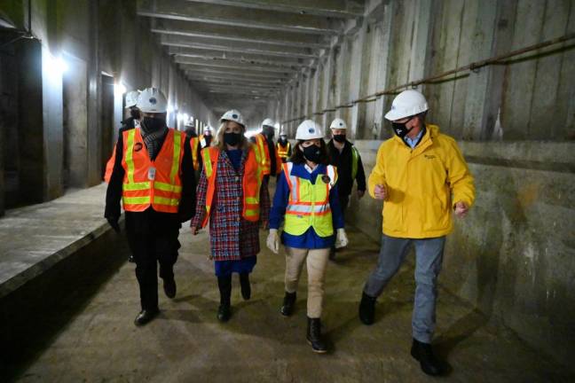 Governor Kathy Hochul (second from right) and Rep. Carolyn Maloney joined elected officials and leaders from the Metropolitan Transportation Authority on November 23, 2021 to tour the site of the Second Avenue Subway expansion that would extend the line to 125th Street in East Harlem. Photo: Kevin P. Coughlin / Office of the Governor
