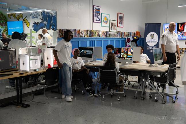 The OPTIONS Center in Harlem offers many high-tech experiences and comes with brand-new desktops, two 3D printers, an audio/podcast station, and virtual reality equipment.