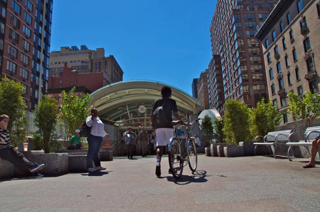 The current 96th Street station, looking south.