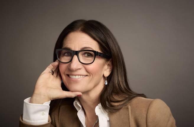 The onetime struggling freelance makeup artist built a $1-billion business with hard work and by staying true to her creative vision.