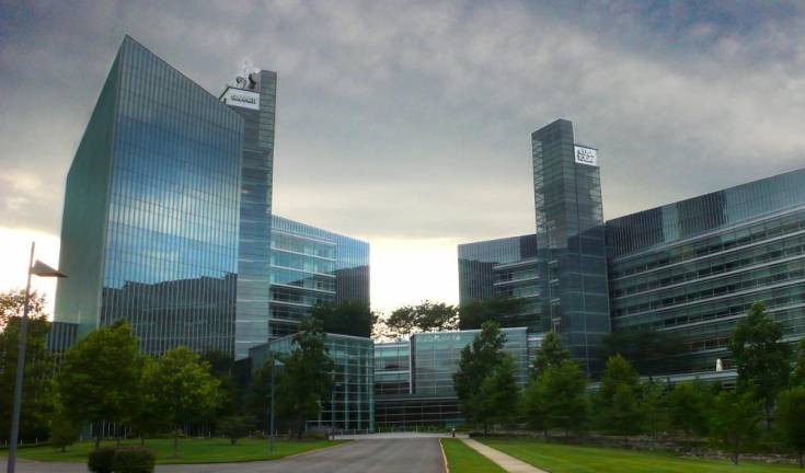 The front view of the USA Today/Gannett Building in McLean, Virginia, headquarters of the largest newspaper in the United States. Photo: Patrickneil, via Wikimedia Commons
