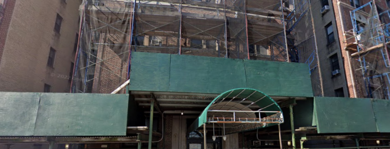 409 Edgecomb Ave., in the Sugar Hill neighborhood in Harlem, has been surrounded by a “temporary” sidewalk shed for a record setting 17 years.