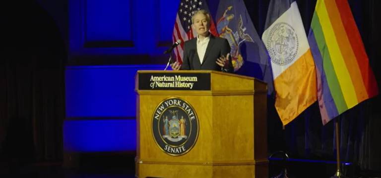 Clay Aiken setting a humorous tone for State Senator Erik Bottcher’s inauguration ceremony at the AMNH.