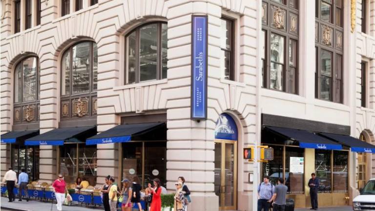 The 45-year-old restaurant chain Sarabeth’s that started as a jam making operation in an apartment on the Upper West Side shut down its 381 Park Ave. South location (above) and its Greenwich Village location on Aug. 16