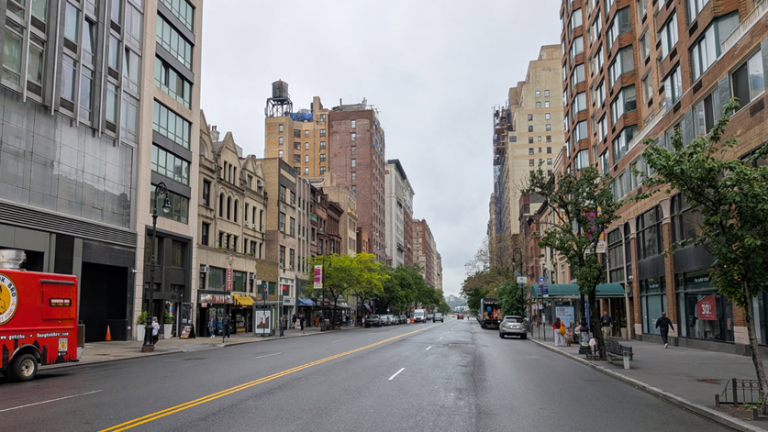 The view from Broadway, looking west down 72nd Street, which currently has four lanes for vehicular traffic. The DOT’s plan to erect a protected bike lane will reduce the roadway to one lane of traffic on each side.