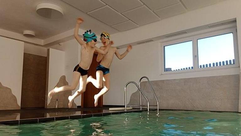 A new bill passed by the City Council mandates that all public school second graders be given free swimming lessons. Photo: Wikimedia Commons